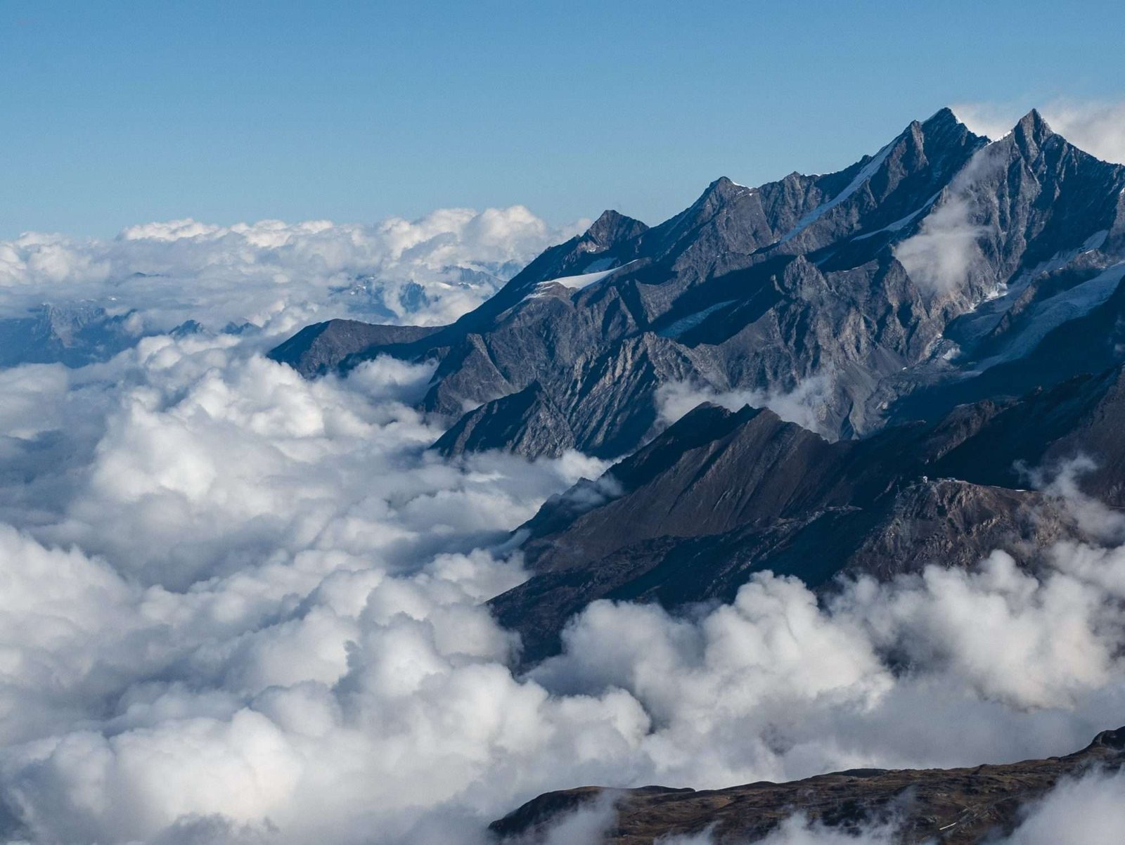 Alpen in de wolken IV, Horizontaal